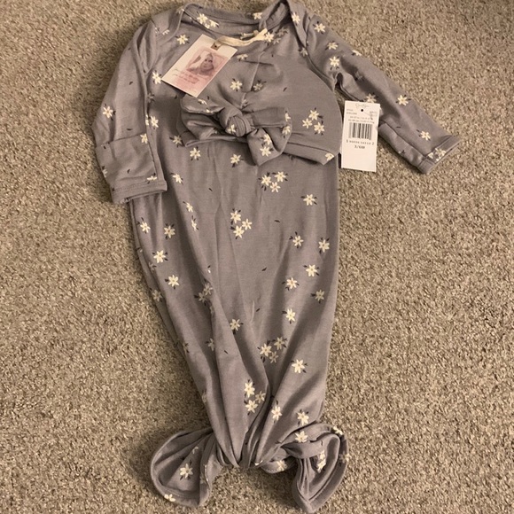 Jessica Simpson Other - Gray Floral Knotted Gown